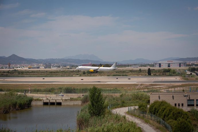 Archivo - Arxiu - Un avió a l'Aeroport de Josep Tarradellas Barcelona-el Prat