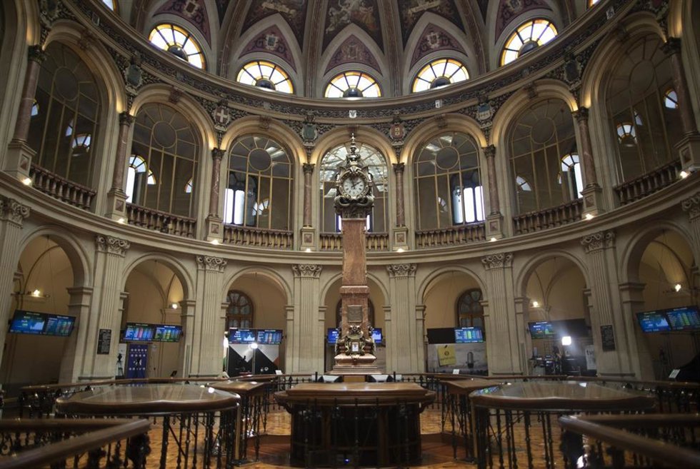 Archivo - Interior del Palacio de la Bolsa, a 9 de julio de 2021, en Madrid, (España).