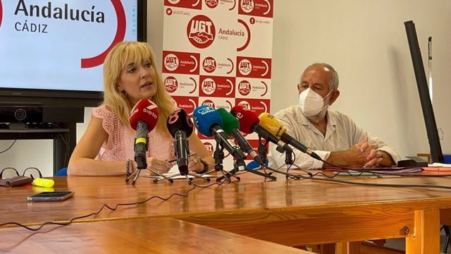 Carmen Castilla en rueda de prensa en Jerez con el secretario provincial de UGT en Cádiz, Antonio Pavón.