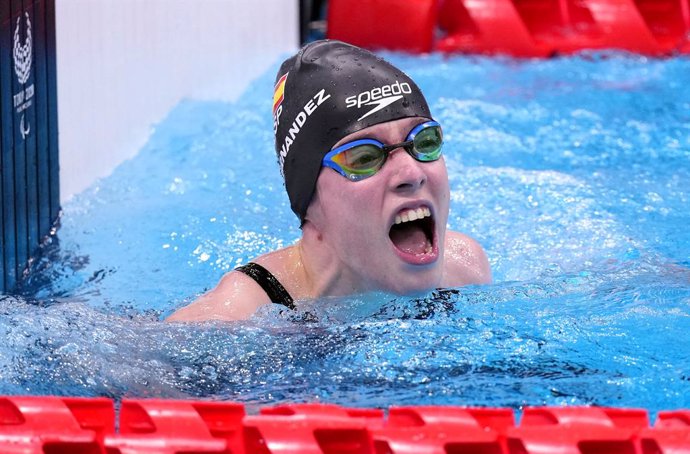 31 August 2021, Japan, Tokyo: Spain's Marta Fernandez Infante celebrates winning the gold medal in the Women's 50m Breaststroke - SB3 Final at the Tokyo Aquatics Centre during the Tokyo 2020 Paralympic Games. Photo: John Walton/PA Wire/dpa