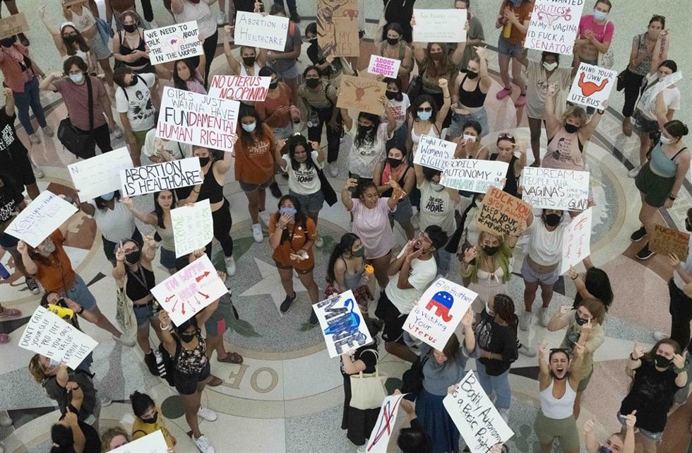 Protesta en Austin, Texas, por la prohibición del aborto a las seis semanas de gestación. 