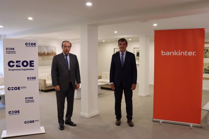 José Alberto González-Ruiz (izda), secretario general de CEOE, y Fernando Moreno (dcha), director general del Área de Empresas de Bankinter.