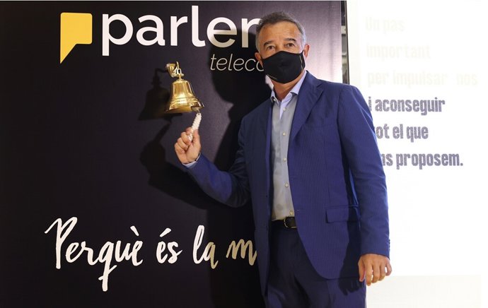 Archivo - El consejero delegado de Parlem, Ernest Pérez-Mas, en el toque de campana para empezar a cotizar en el BME Growth.