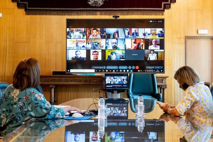 La vicealcaldesa de Zaragoza y consejera municipal de Cultura y Protección Exterior, Sara Fernández, participa online en el Consejo Local de Aragón ampliado.