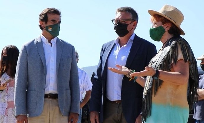 El portavoz de Vox en el Parlamento de Andalucía, Manuel Gavira, visita la Vega Mestanza en Alhaurín De la Torre (Málaga).