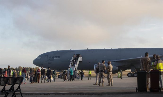 Refugiados afganos llegan a la Base Naval de Rota donde serán atendidos por EEUU. A 31 de agosto de 2021, en Rota (Cádiz, Andalucía, España).