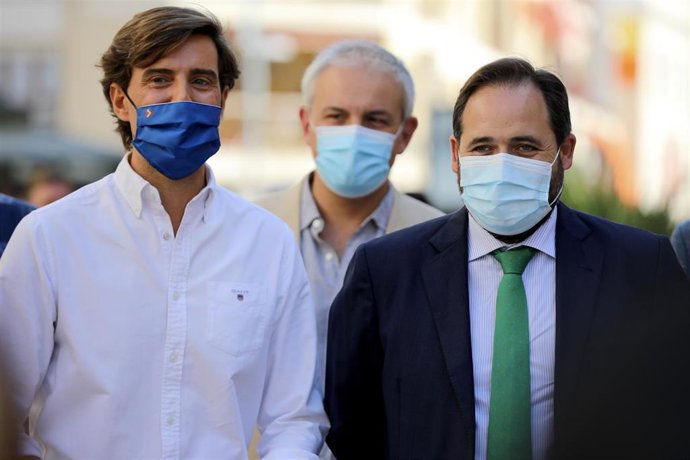 El presidente del PP de C-LM, Paco Núñez, y el vicesecretario general de Comunicación del PP, Pablo Montesinos