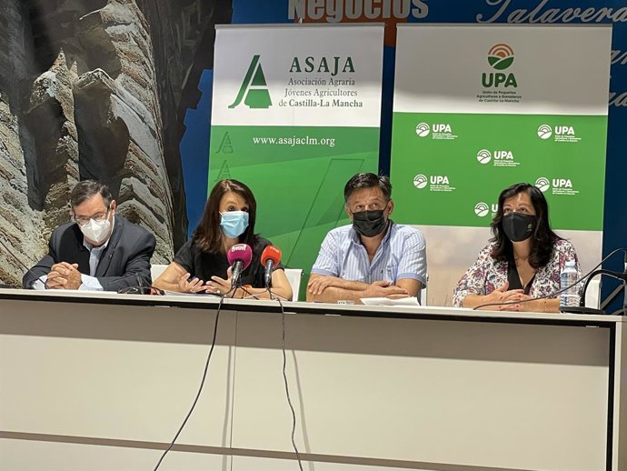 Rueda de prensa conjunta con integrantes de Asaja y UPA en C-LM