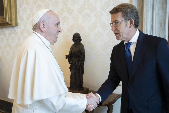 Archivo - El presidente da Xunta, Alberto Núñez Feijóo, es recibido en audiencia por su santidad el papa Francisco. Vaticano, 14/06/21