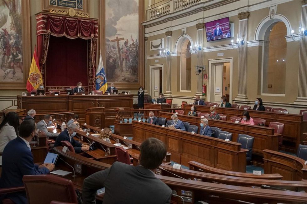 Pleno del Parlamento de Canarias