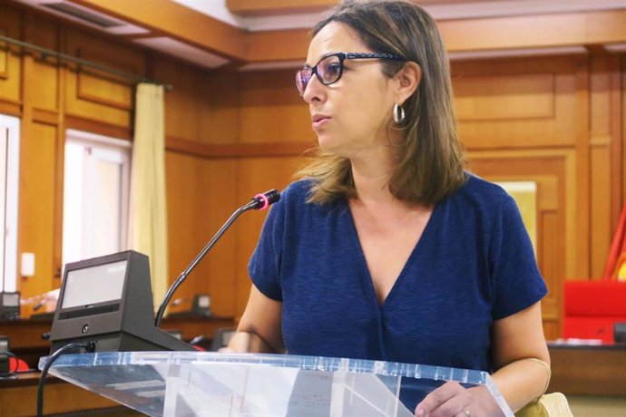 Archivo - La portavoz del Grupo Socialista en el Ayuntamiento de Córdoba, Isabel Ambrosio.