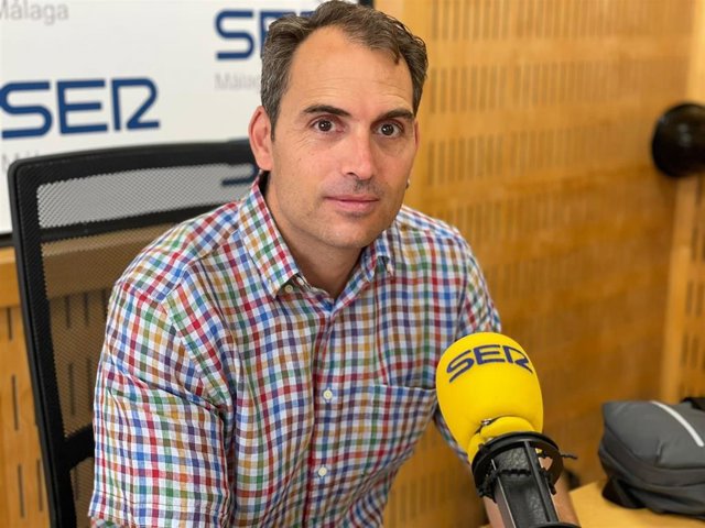 El coordinador general de IU Andalucía, Toni Valero, en una entrevista en la Cadena SER.