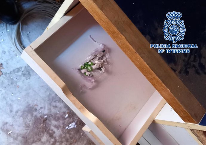 La Policía Nacional desmantela un punto de venta de cocaína en un bar de Talavera de la Reina.