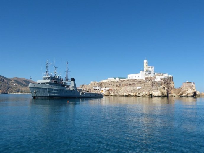 El buque de la Armada 'Mar Caribe' realiza apoyo logístico en el Norte de África e Isla de Alborán