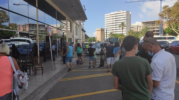 Colas en la estación marítima de Palma tras cancelarse el trayecto de GNV hacia Valencia por una avería.