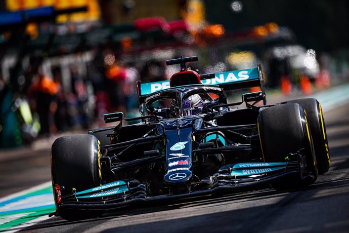 HAMILTON Lewis (gbr), Mercedes AMG F1 GP W12 E Performance, action during the Formula 1 Belgium Grand Prix, 12th round of the 2021 FIA Formula One World Championship from August 27 to 29, 2021 on the Circuit de Spa-Francorchamps, in Stavelot, near Lige