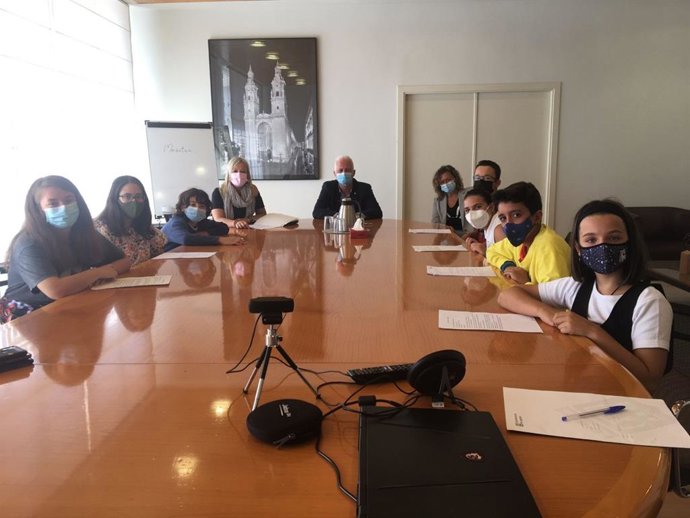 Los niños y niñas del Consejo Municipal de la Infancia y Adolescencia presentan sus propuestas al Equipo de Gobierno del Ayuntamiento de Logroño