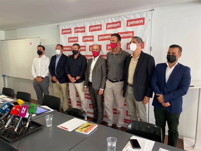 Presentación del tercer informe turístico de la Pequeña y Mediana Empresa de Mallorca.