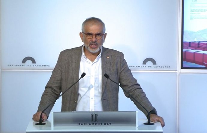 El líder de Cs en Catalunya, Carlos Carrizosa, en rueda de prensa en el Parlament el 3 de septiembre de 2021.