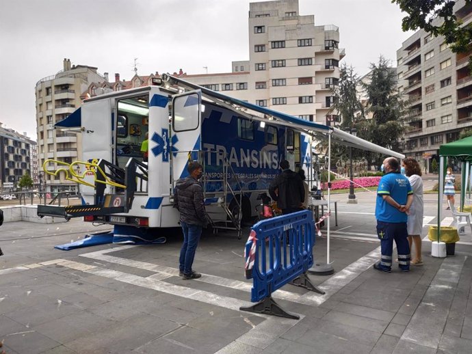 Vacumóvil en Oviedo, unidad móvil para vacunar contra la COVID-19