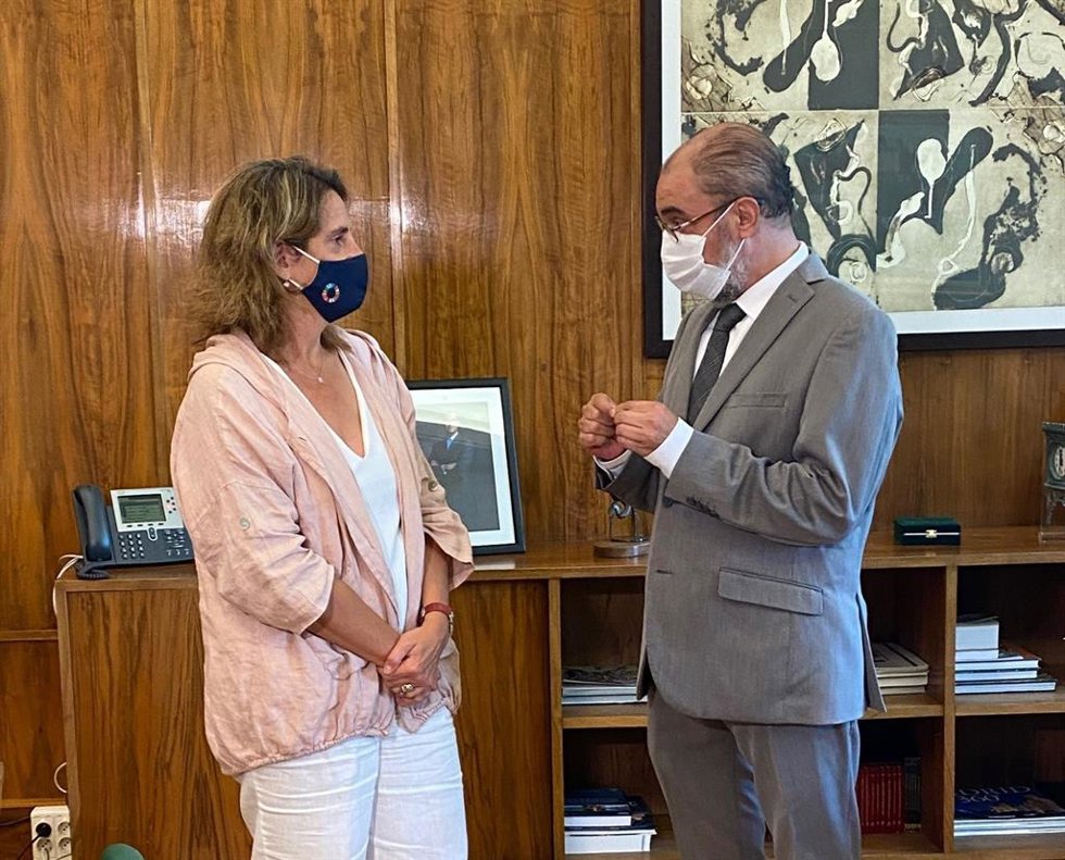 El presidente de Aragón, Javier Lambán, se ha reunido este viernes con la ministra para la Transición Ecológica y el Reto Demográfico, Teresa Ribera.