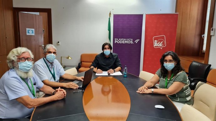 Sánchez, en la reunión con diversos colectivos sobre el proyecto de vía verde en el trazado ferroviario de Minas de Cala