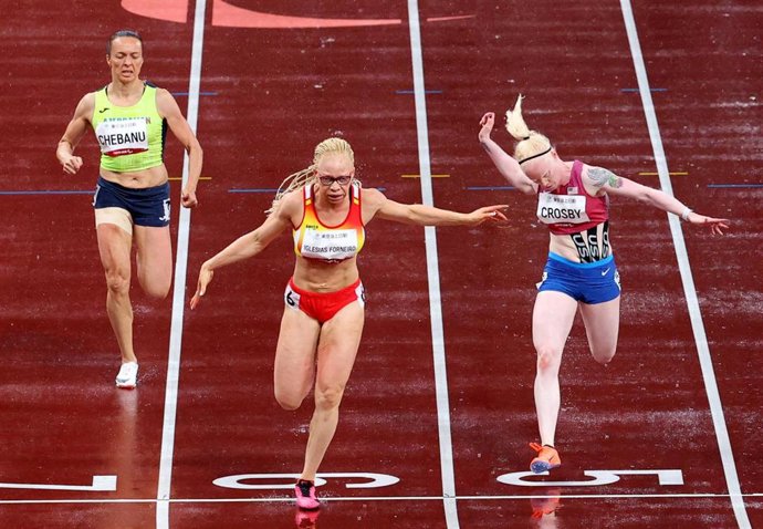 Adiaratou Iglesias durante la final de los 100 metros T13 de los Juegos Paralímpicos de Tokio