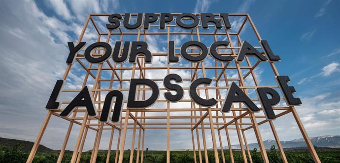 LAN INSTALACIÓN EN VIÑA LANCIANO 2, FESTIVAL CONCÉNTRICO