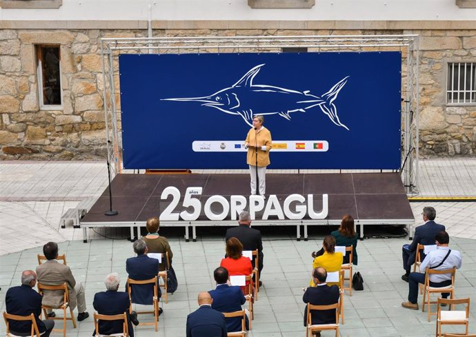La conselleira do Mar, Rosa Quintana, en el acto con motivo del 25 aniversario de la Organización de Palangreros de A Guarda (Orpagu).