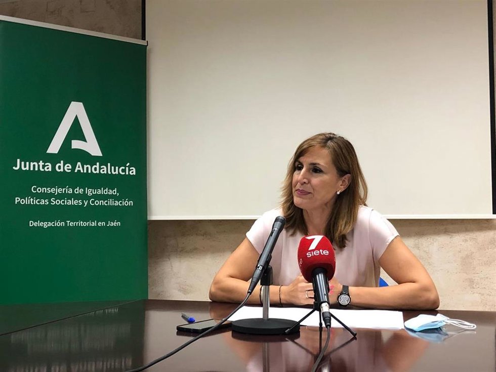 Gutiérrez presenta el proyecto piloto para reducir a cero la lista de espera de dependencia.