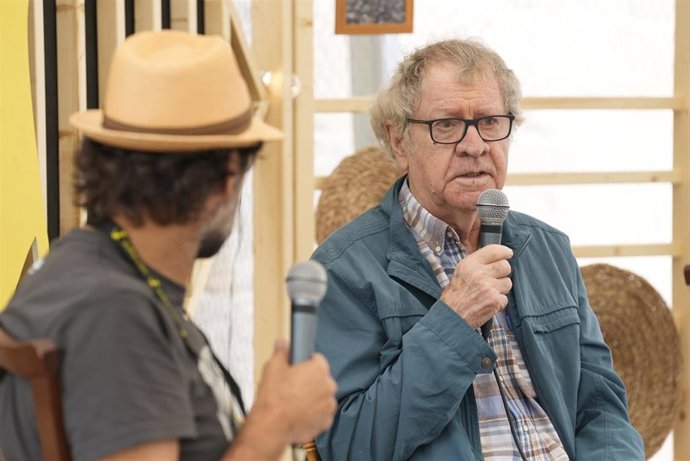 El historiador Ian Gibson y el director Pablo Romero-Fresco en el Festival de Cans