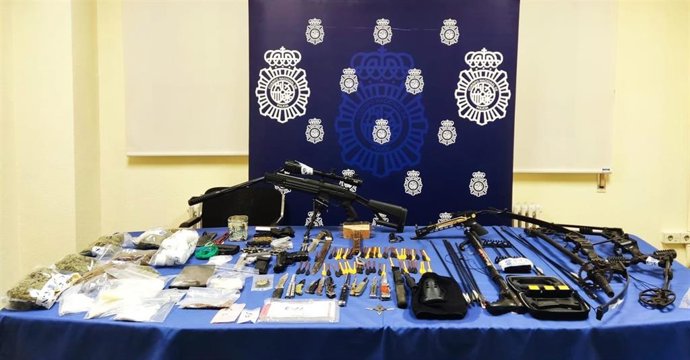 La Policía Nacional detiene a un hombre tras disparar con una pistola hacia la ventana de unos vecinos en Zaragoza.