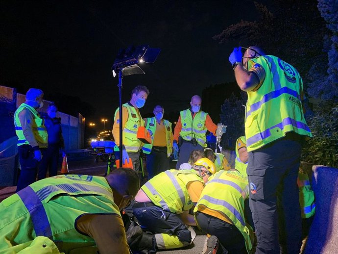 Herido muy grave un joven al caerse de la M-30