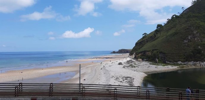 Archivo - Playa de San Antolín de Llanes.