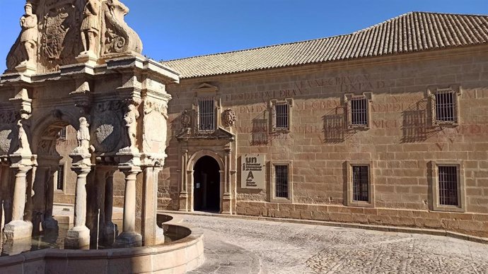 Archivo - Sede de la UNIA en Baeza (Jaén)