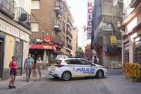Policía Municipal desalojó varios botellones, con lanzamiento de objetos a agentes en plaza de las Comendadoras