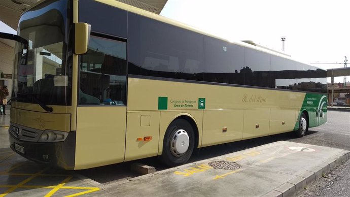 Autobús del Consorcio de Transportes de la Junta