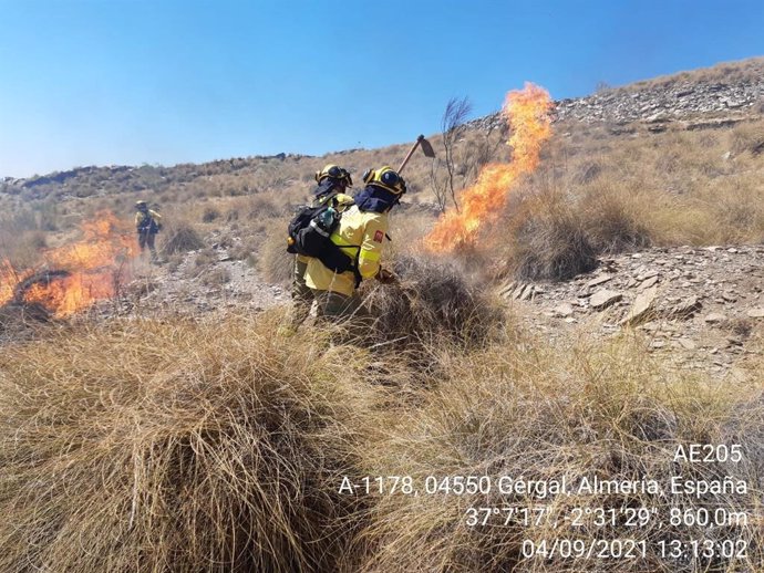 Declarado un incendio forestal en el paraje Montellano de Gérgal (Almería)