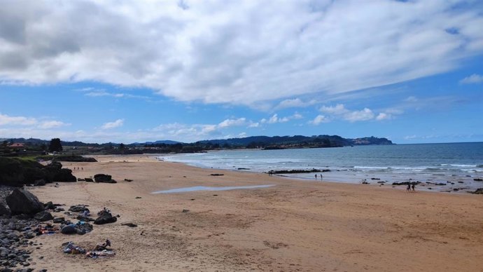 Archivo - Playa de La Isla