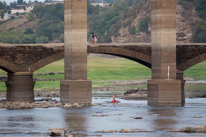 El embalse de Belesar, a 22 de agosto de 2021, en Lugo