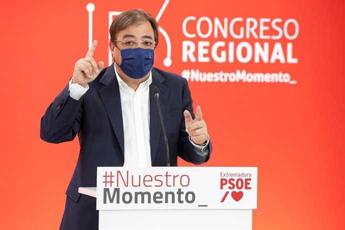 Imagen de archivo del líder del PSOE en Extremadura, Guillermo Fernández Vara, en rueda de prensa
