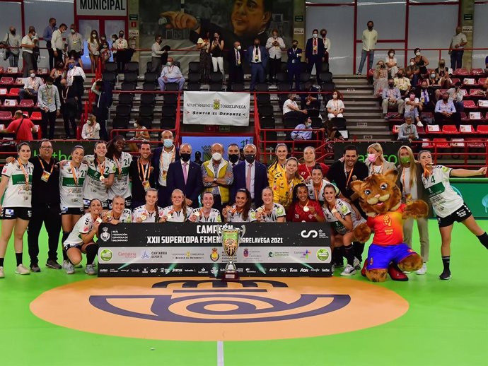 El Elche, campeón de la Supercopa