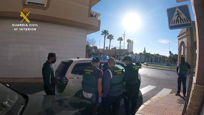 Detenido un acusado de dañar el interior de un local de ocio de Níjar (Almería).