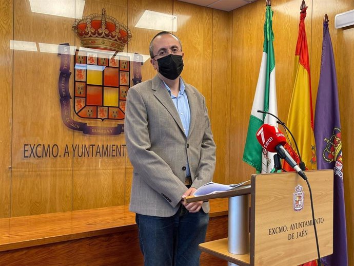 Archivo - El portavoz del PP en el Ayuntamiento de Jaén, Manuel Bonilla, en una foto de archivo.