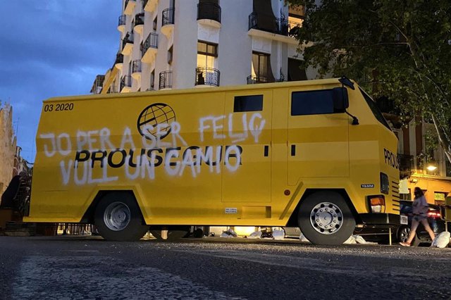 Desaparece El Furgón De Seguridad De La Falla Mossén Sorell-Corona