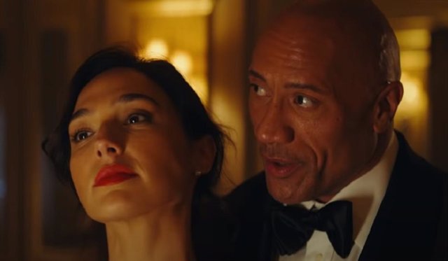 Dwayne Johnson Gal Gadot Y Ryan Reynolds Juntos En El Tráiler De Alerta Roja La Nueva 