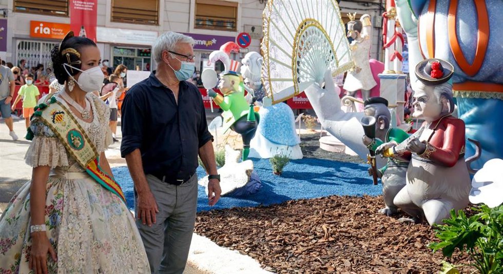 El alcalde de Valncia, Joan Ribó, durante su visita a la falla Convento Jerusalén-Matemático Marzal, en una imagen de archivo