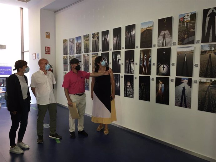 La Biblioteca Rafael Azcona acoge la exposición fotográfica La sombra de Ina, del riojano Ignacio Lejárraga Nieto