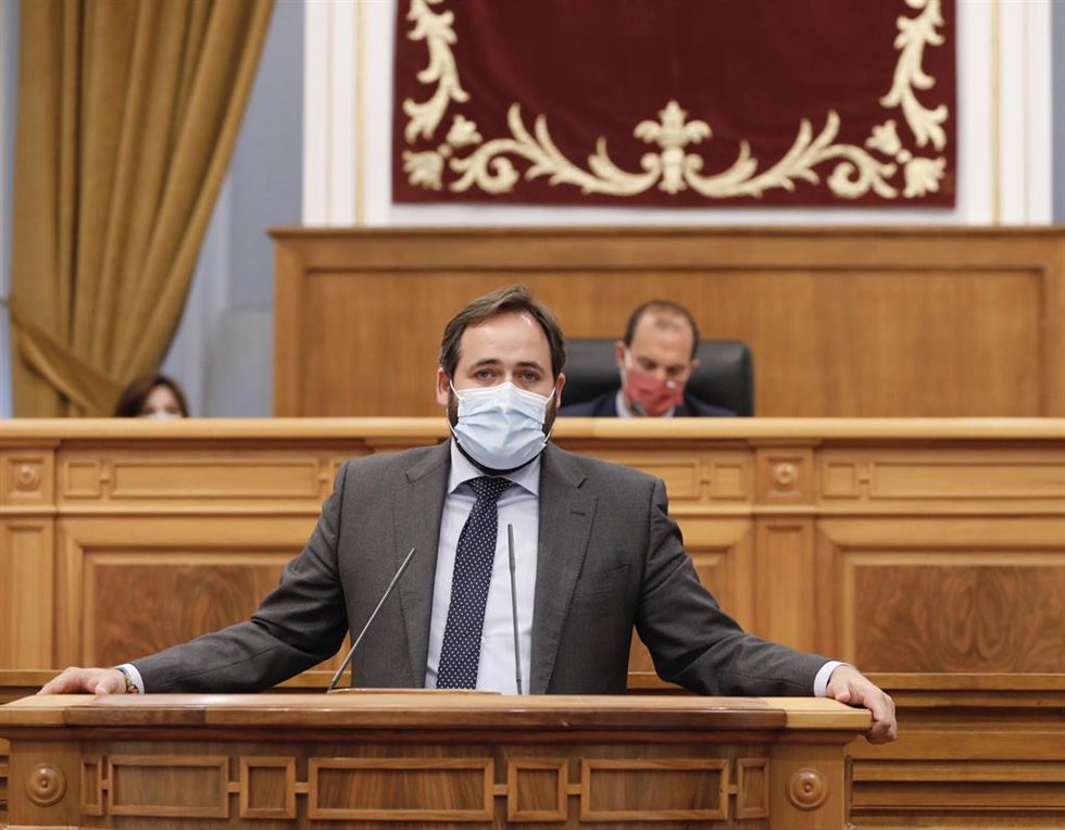 Archivo - El presidente del PP, Paco Núñez, en el pleno de las Cortes