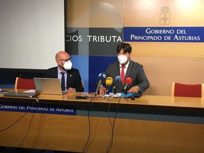 El Director General De Innovación, Investigación Y Transformación Digital, Iván Aitor Lucas Del Amo, Y El Consejero De Ciencia, Innovación Y Universidad, Borja Sánchez